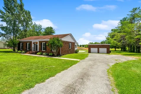 605 N Russell Street Portland TN 37148