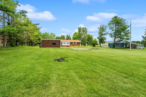 605 N Russell Street Portland TN 37148