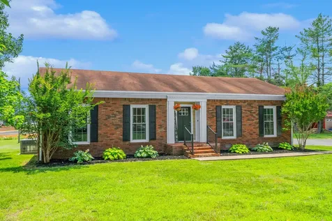 605 N Russell Street Portland TN 37148