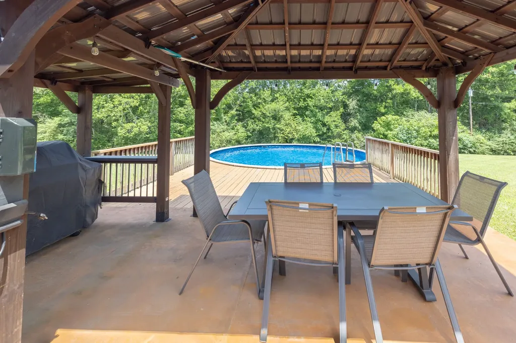 34 Dunn Road Leoma TN 38468