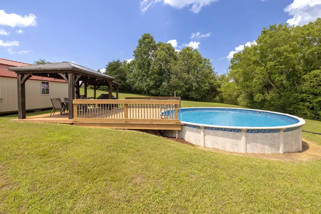 34 Dunn Road Leoma TN 38468