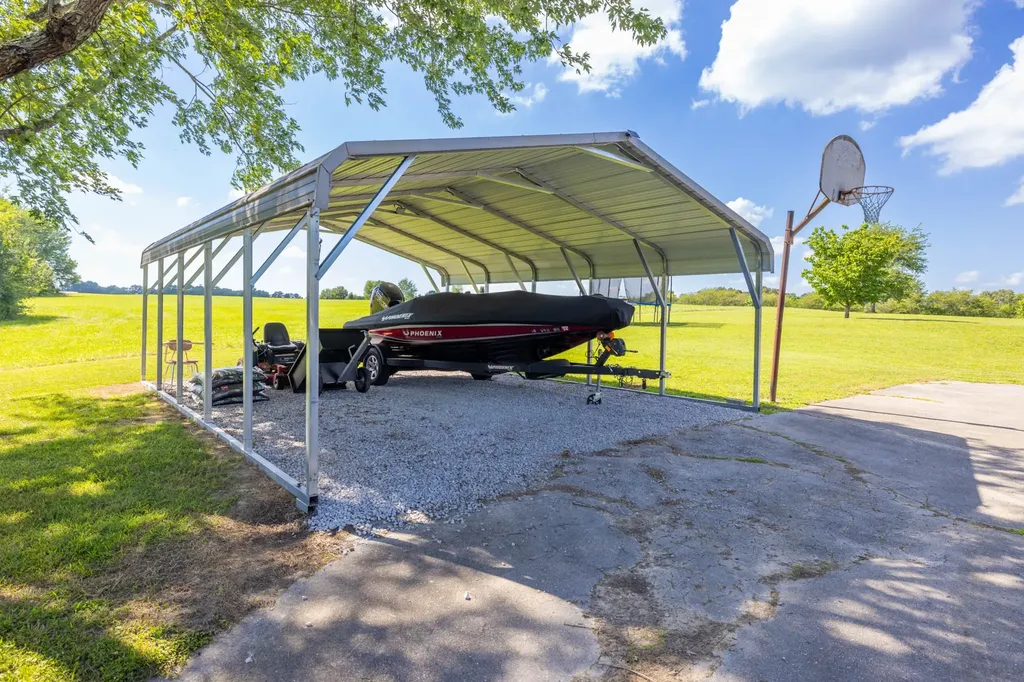 34 Dunn Road Leoma TN 38468