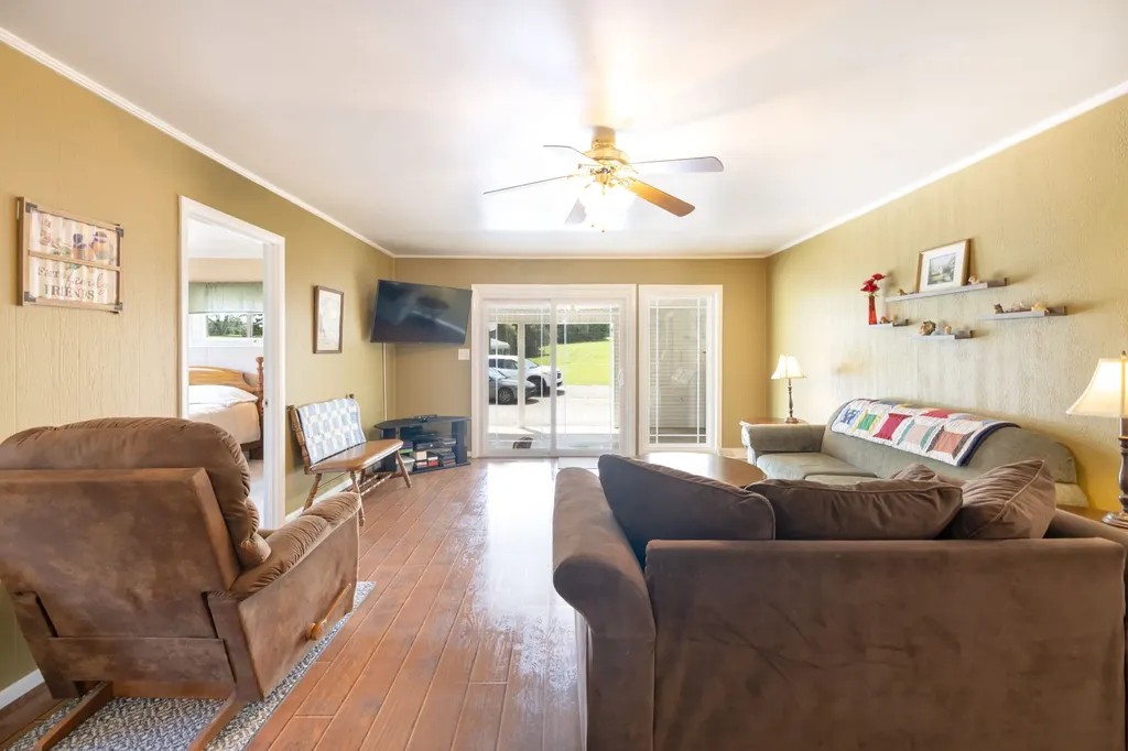 34 Dunn Road Leoma TN 38468