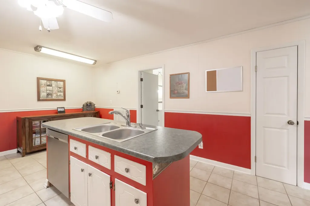 34 Dunn Road Leoma TN 38468