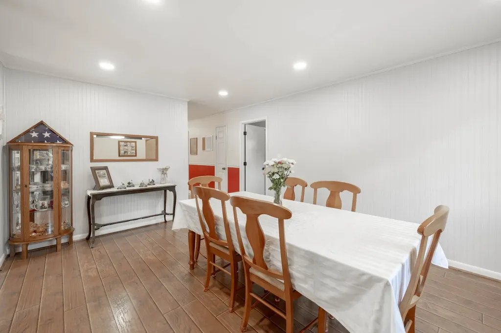 34 Dunn Road Leoma TN 38468