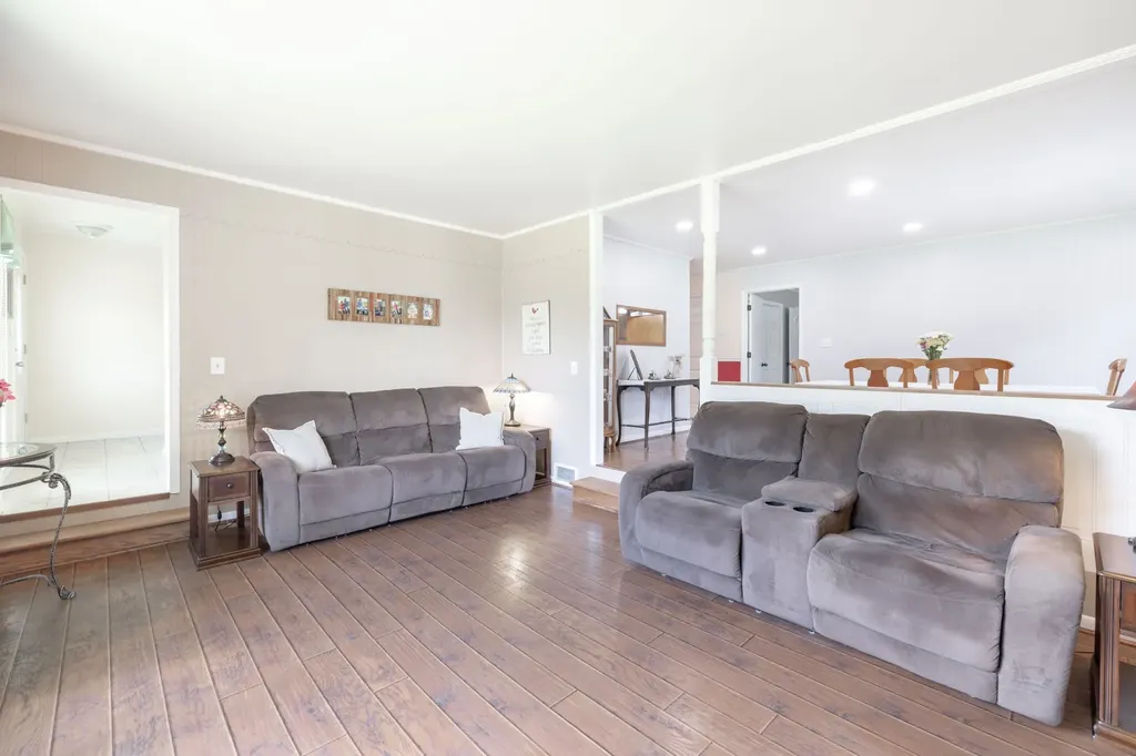 34 Dunn Road Leoma TN 38468