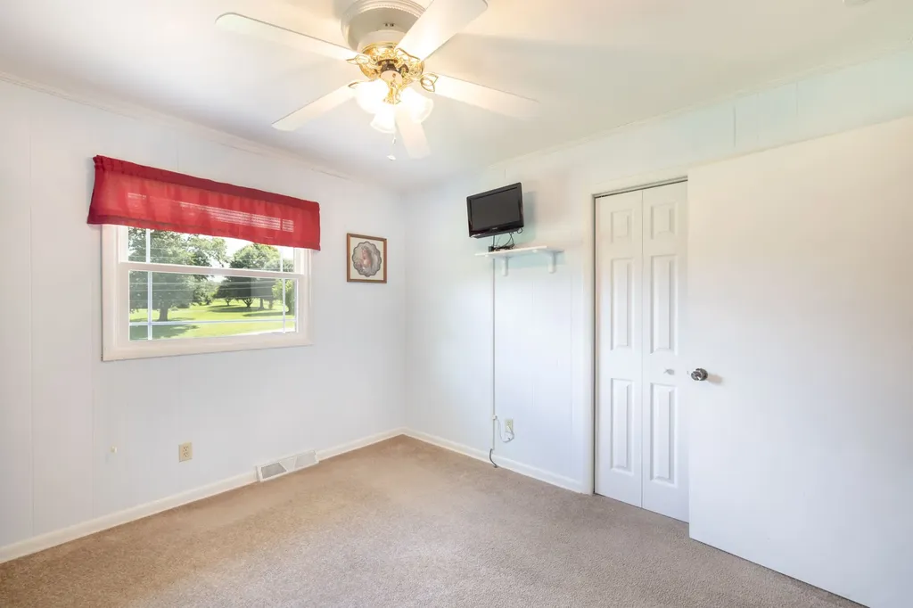 34 Dunn Road Leoma TN 38468