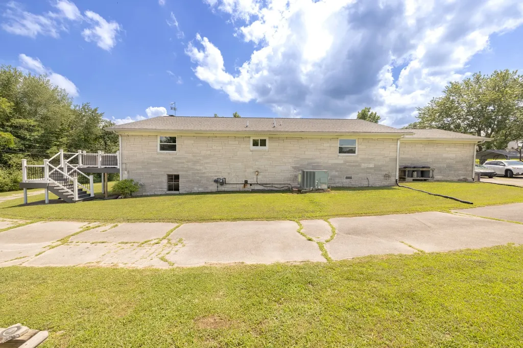 34 Dunn Road Leoma TN 38468