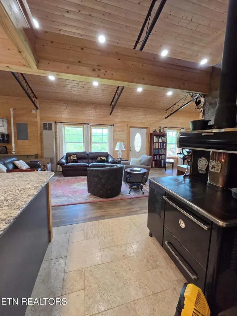 1302 Cummingsville/sparkmantown Road Doyle TN 38559