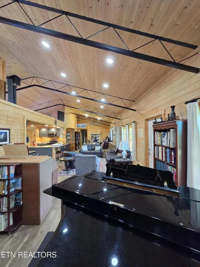 1302 Cummingsville/sparkmantown Road Doyle TN 38559