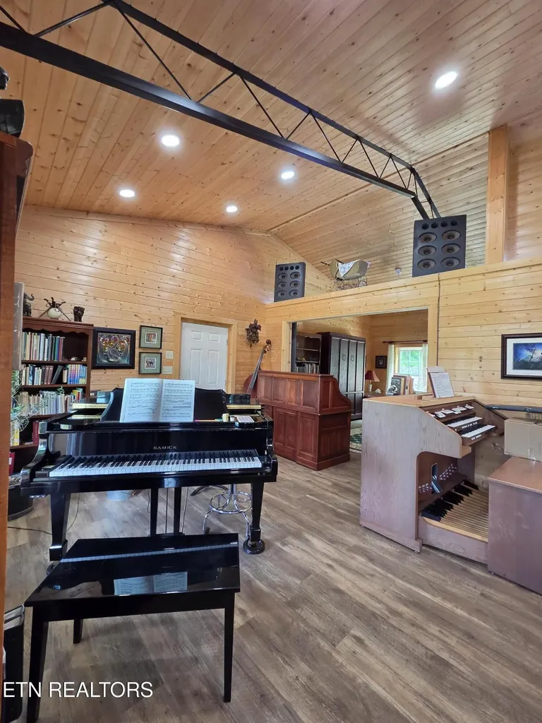 1302 Cummingsville/sparkmantown Road Doyle TN 38559