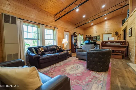 1302 Cummingsville/sparkmantown Road Doyle TN 38559