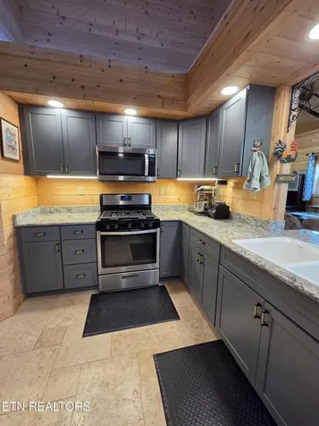 1302 Cummingsville/sparkmantown Road Doyle TN 38559