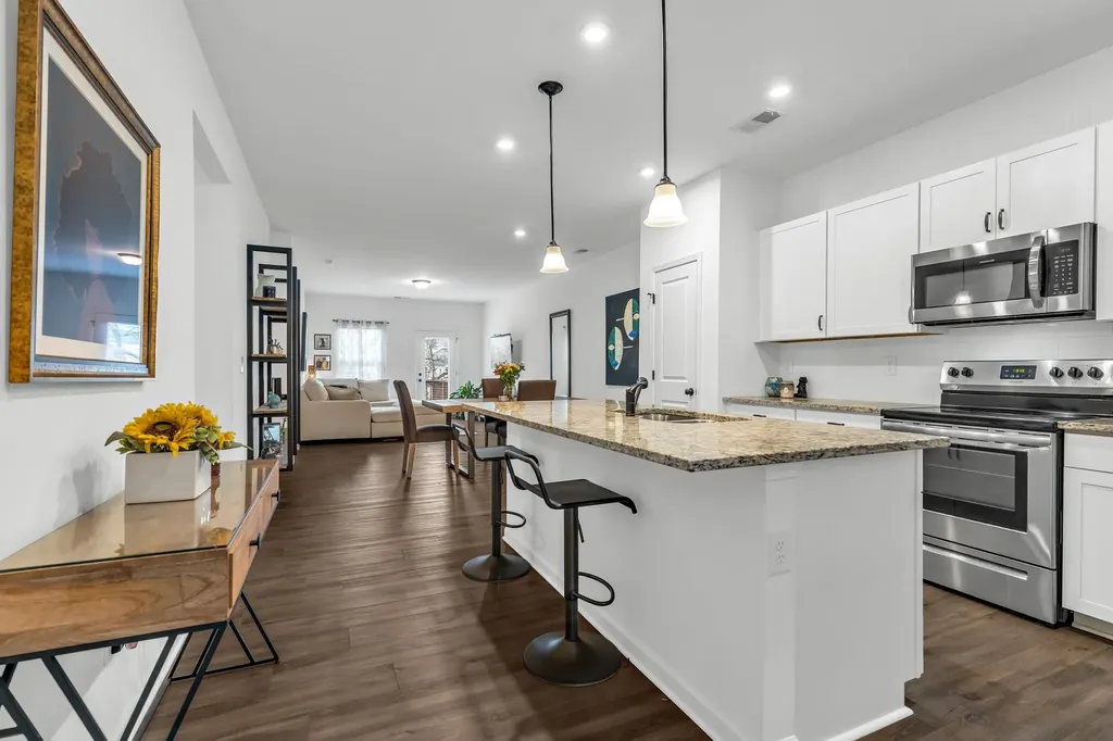 942 Millstream Dr, N Nashville TN 37218