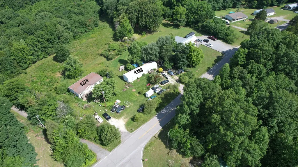 4368 Old Metal Road Palmyra TN 37142