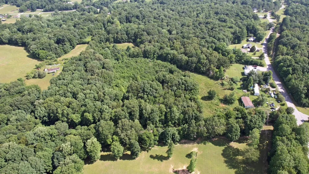 4368 Old Metal Road Palmyra TN 37142