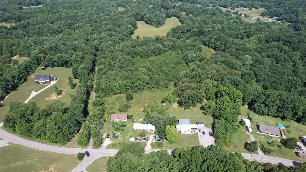 4368 Old Metal Road Palmyra TN 37142