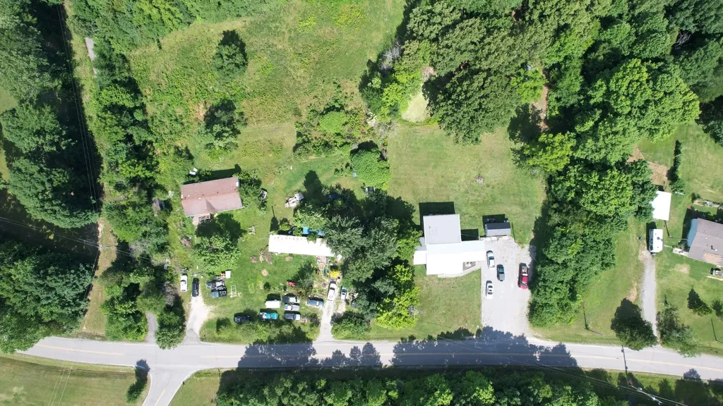 4368 Old Metal Road Palmyra TN 37142