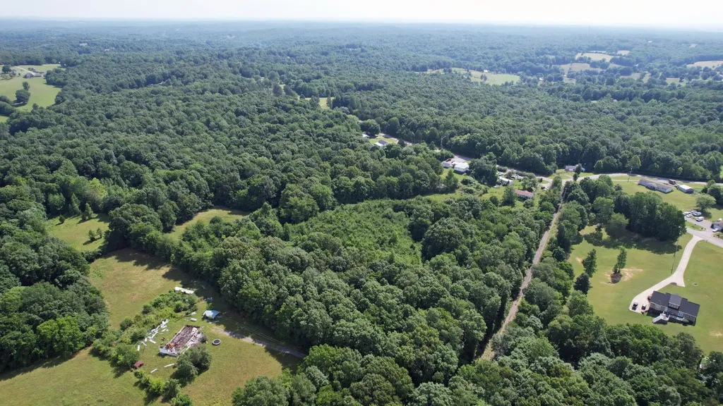4368 Old Metal Road Palmyra TN 37142