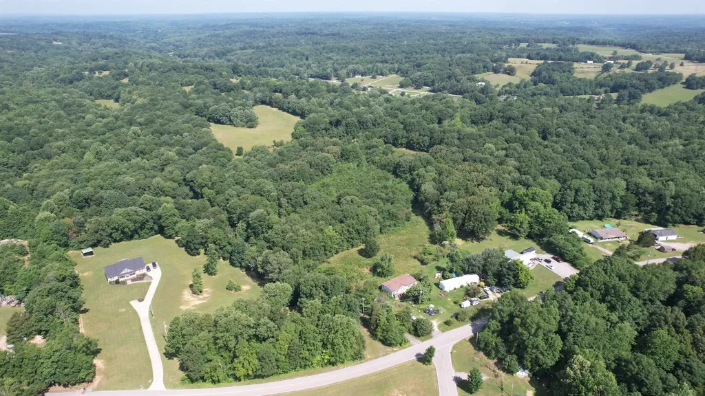 4368 Old Metal Road Palmyra TN 37142