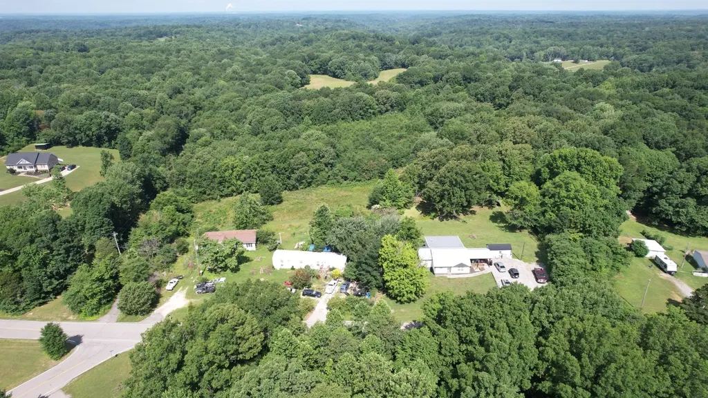 4368 Old Metal Road Palmyra TN 37142