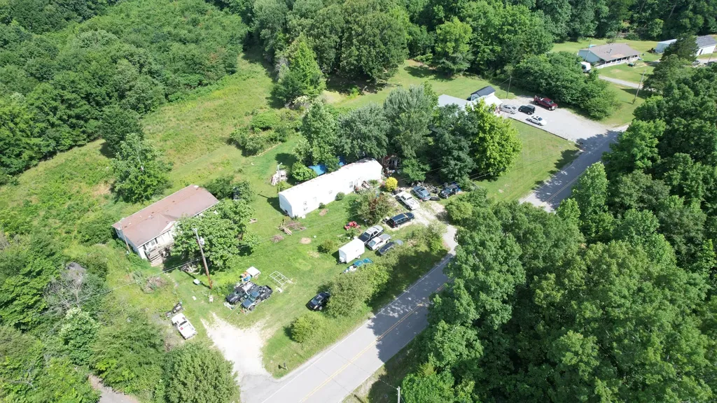 4368 Old Metal Road Palmyra TN 37142