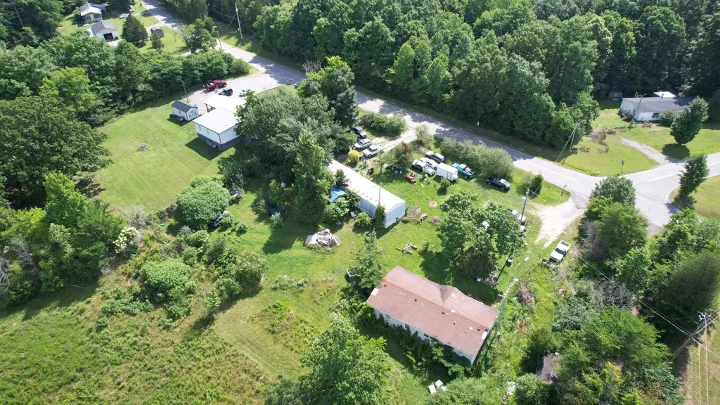 4368 Old Metal Road Palmyra TN 37142
