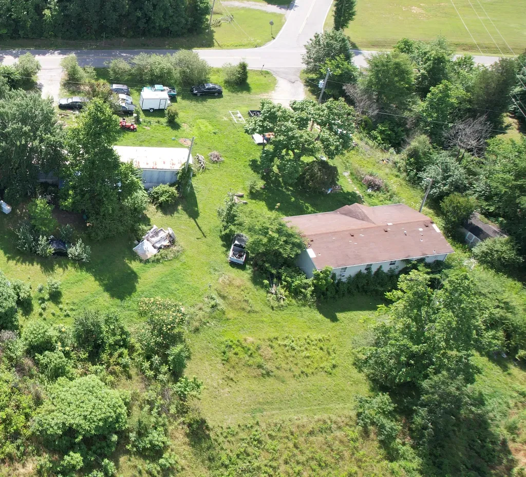 4368 Old Metal Road Palmyra TN 37142
