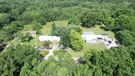 4368 Old Metal Road Palmyra TN 37142