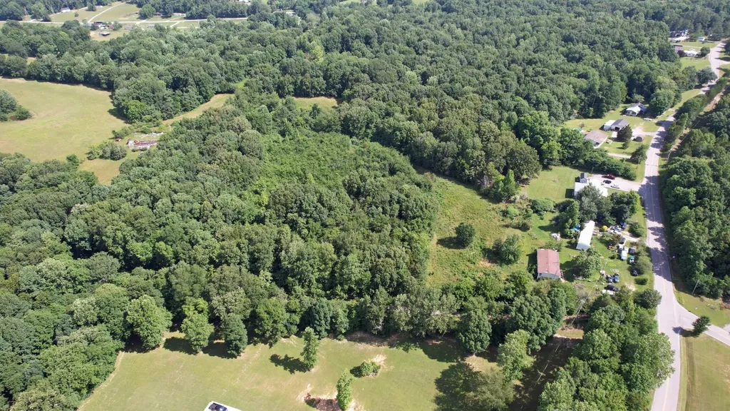4370 Old Metal Road Palmyra TN 37142