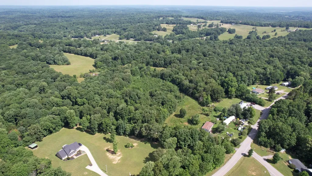 4370 Old Metal Road Palmyra TN 37142