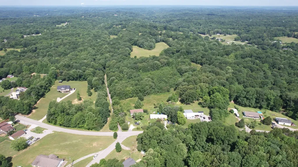 4370 Old Metal Road Palmyra TN 37142