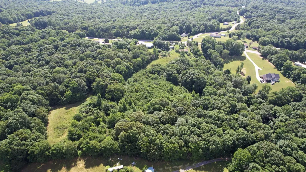 4370 Old Metal Road Palmyra TN 37142
