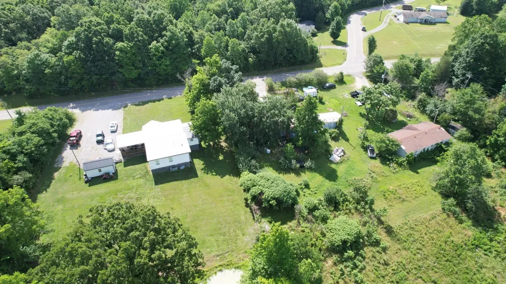 4370 Old Metal Road Palmyra TN 37142