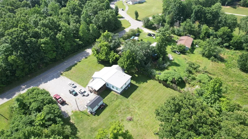 4370 Old Metal Road Palmyra TN 37142