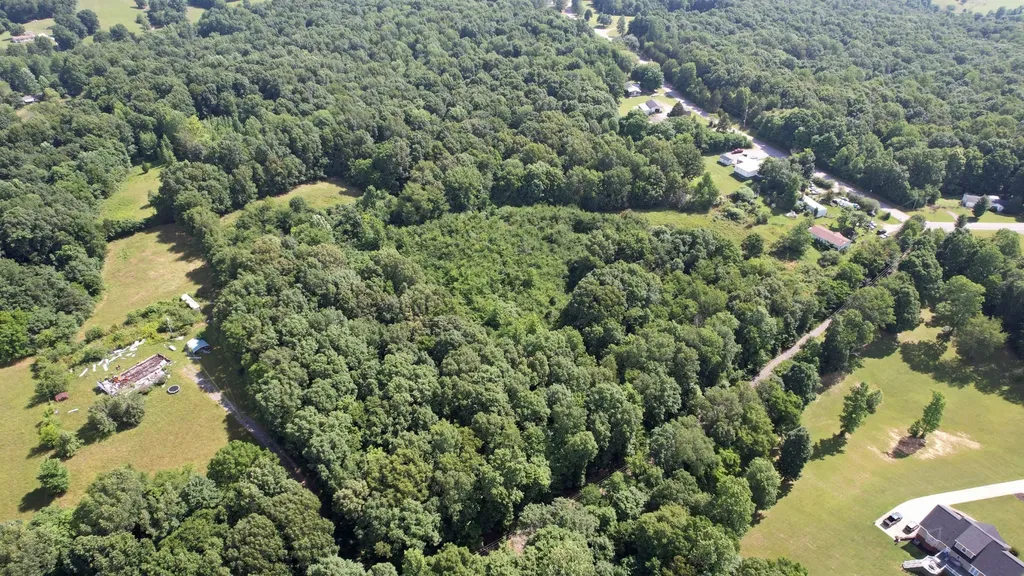 4370 Old Metal Road Palmyra TN 37142