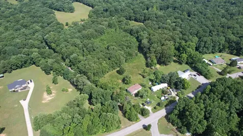 4370 Old Metal Road Palmyra TN 37142