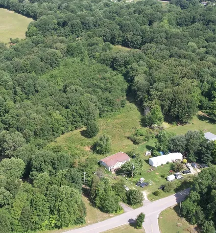 4370 Old Metal Road Palmyra TN 37142