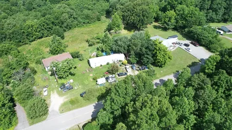 4370 Old Metal Road Palmyra TN 37142