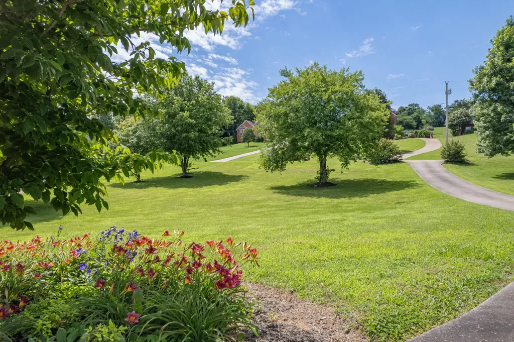 3004 Viewpointe Way Columbia TN 38401