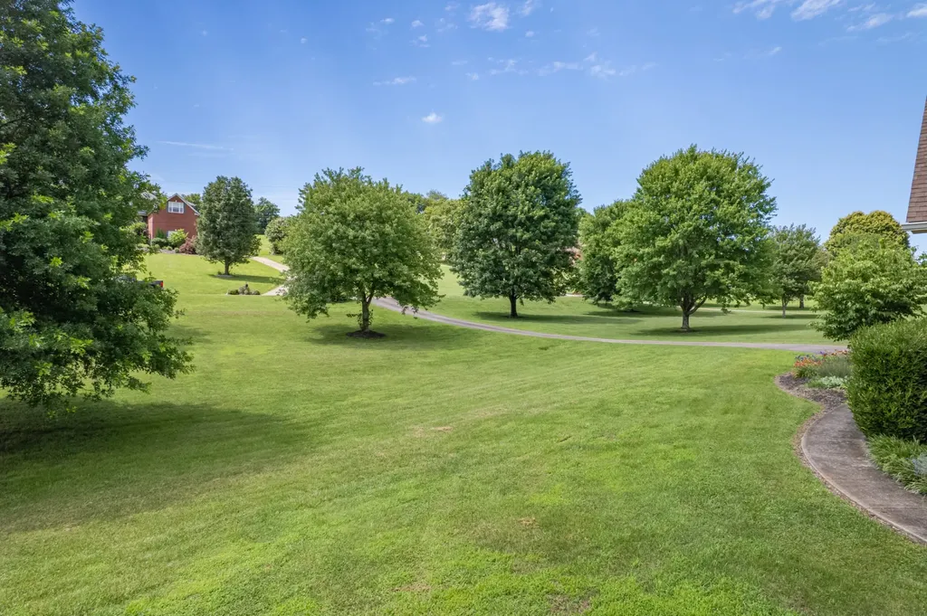 3004 Viewpointe Way Columbia TN 38401