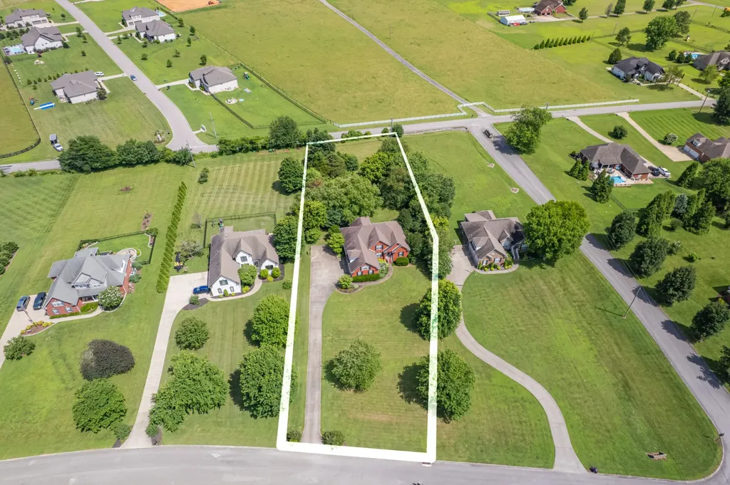 3004 Viewpointe Way Columbia TN 38401