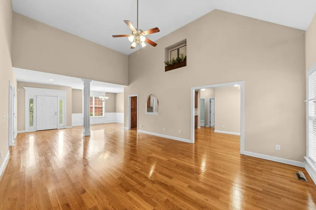 3004 Viewpointe Way Columbia TN 38401