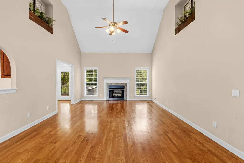 3004 Viewpointe Way Columbia TN 38401