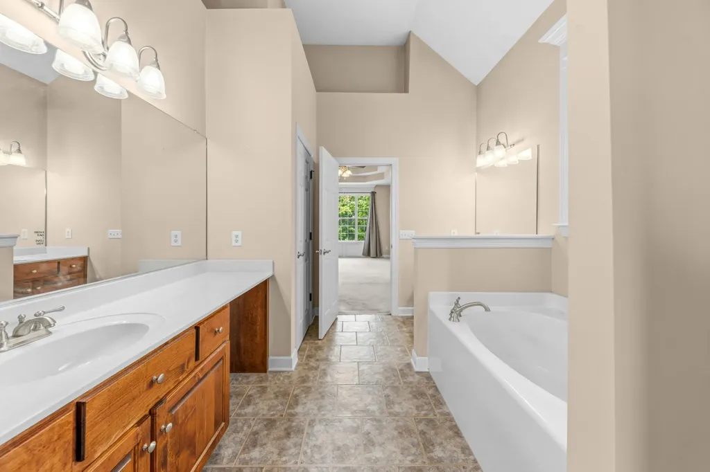 3004 Viewpointe Way Columbia TN 38401