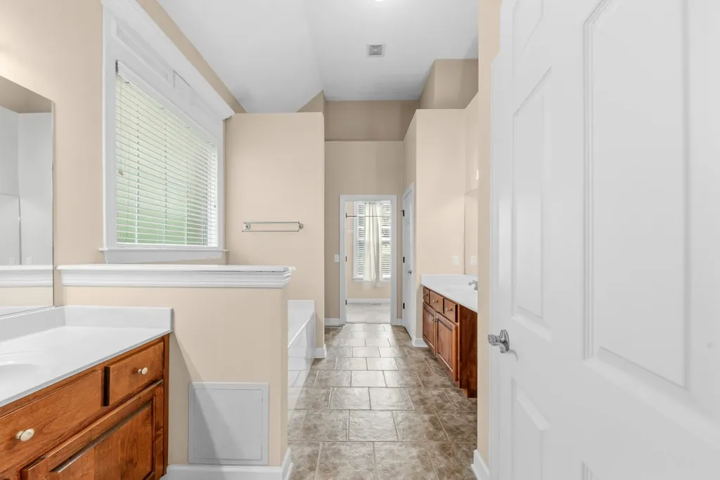3004 Viewpointe Way Columbia TN 38401