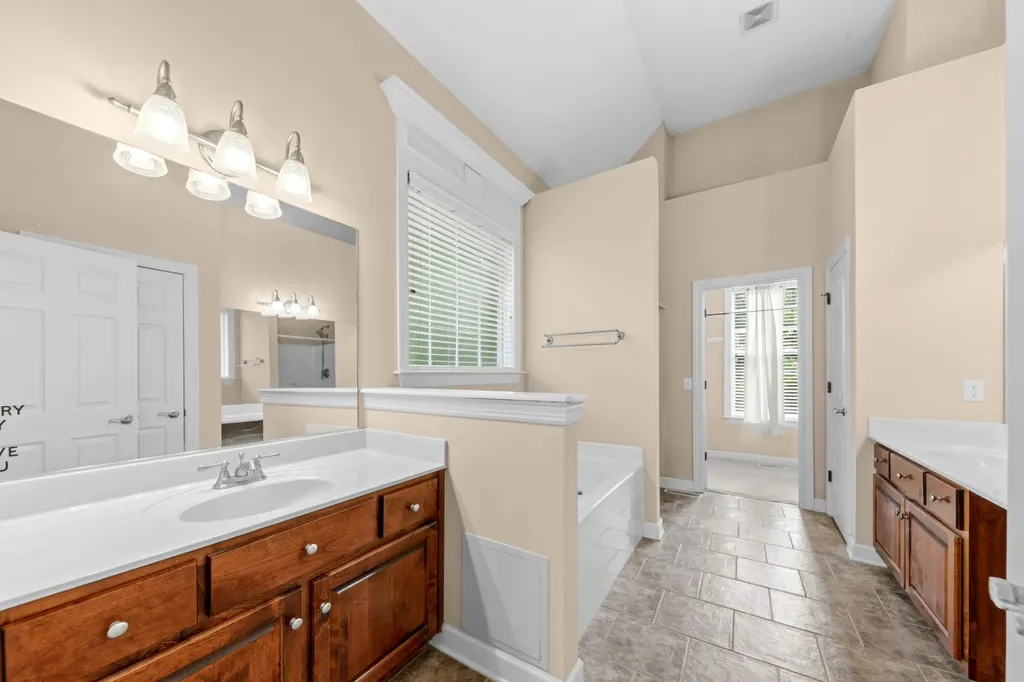 3004 Viewpointe Way Columbia TN 38401