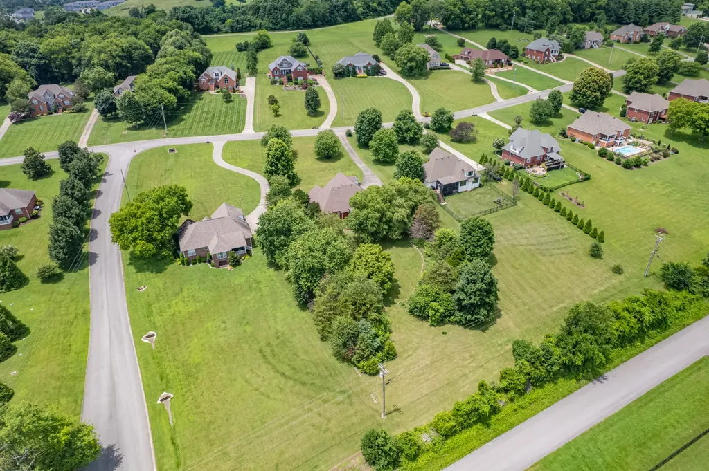 3004 Viewpointe Way Columbia TN 38401