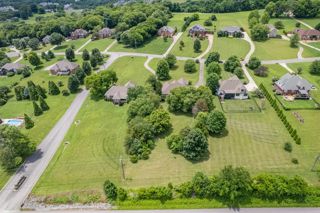 3004 Viewpointe Way Columbia TN 38401