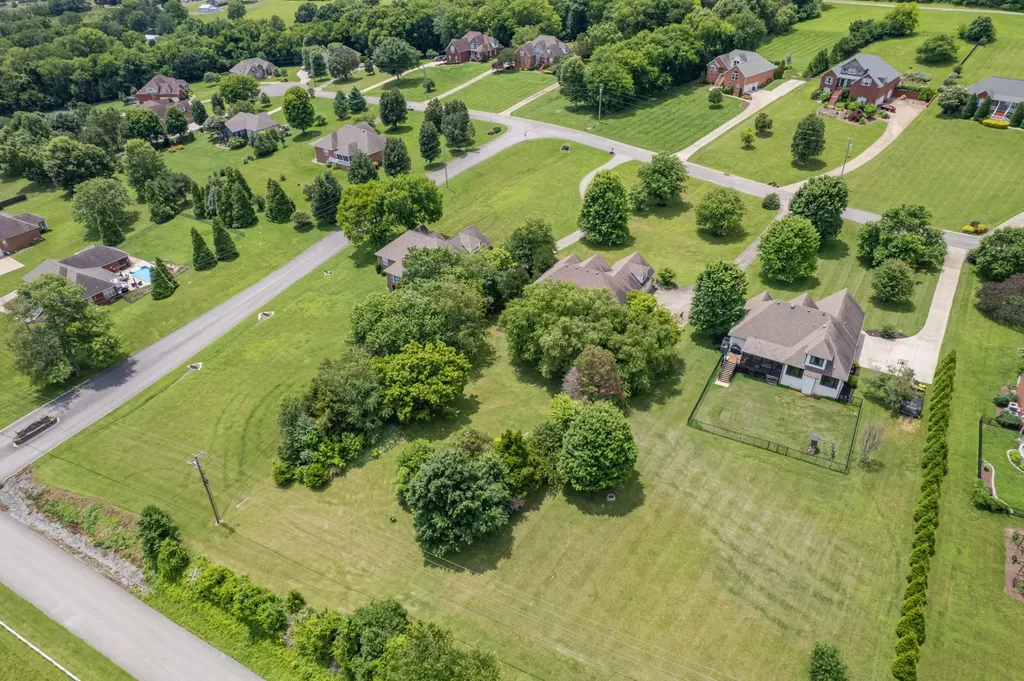 3004 Viewpointe Way Columbia TN 38401